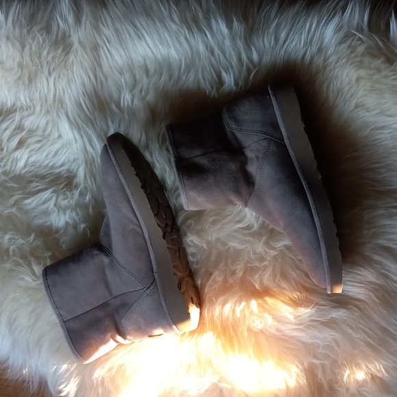 Kip Luxe UGG Boots sz 6 - Picture 3 of 8